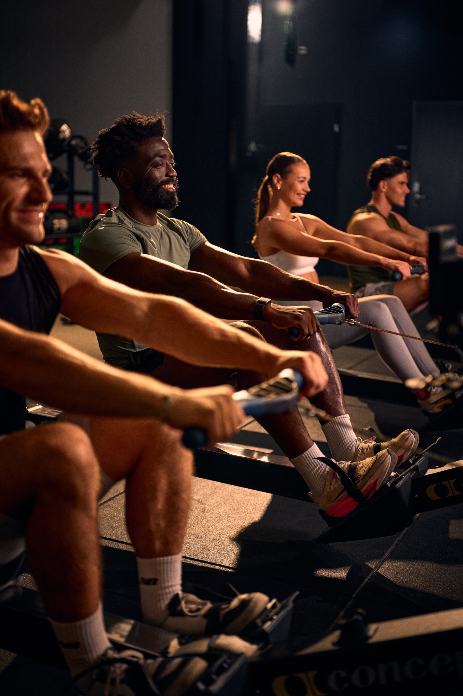 Diverse Community an den Rudergeräten – United let's move